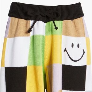 JUSHUAS
Smiley® x Unisex